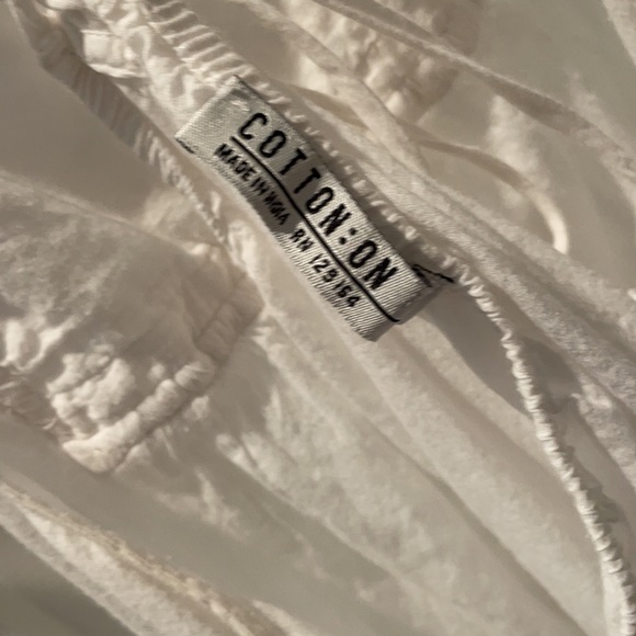 Cotton On tie in back white top!! - Picture 3 of 3